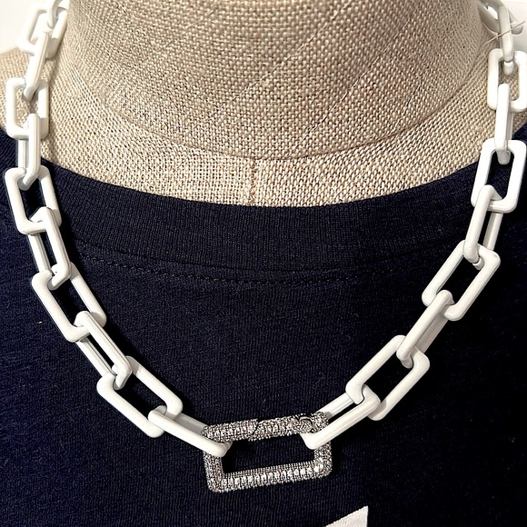White Enamel Paperclip Link Necklace w/CZ Carabiner - NWT - Picture 5 of 6